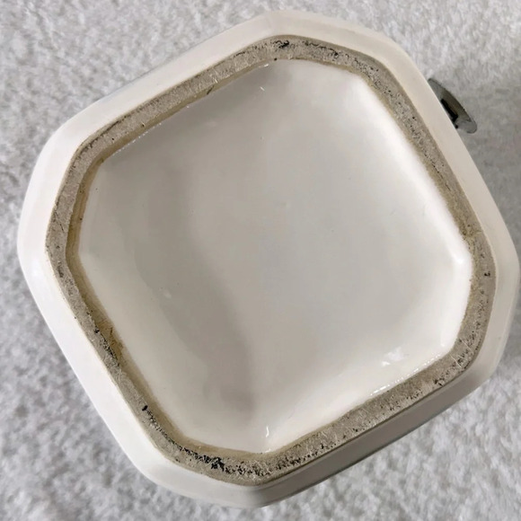 Vintage  Ceramic Mountain Forest Wolf Canister With Lid Small - Picture 9 of 12